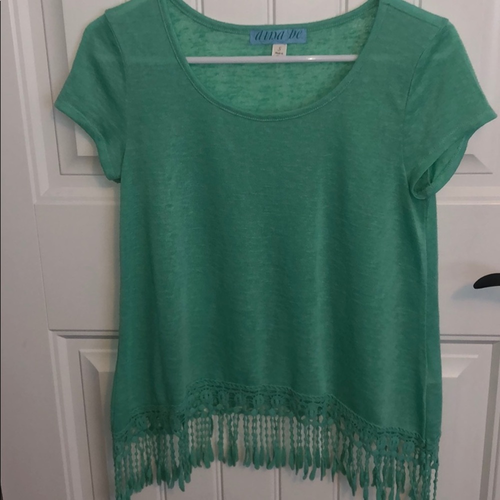 Small flowy top with fringe!